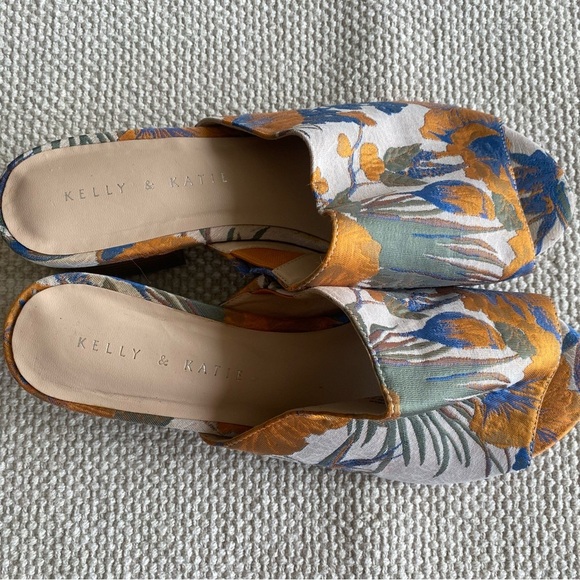 Kelly & Katie Amour Orange Blue Floral Fabric Slide 1.5” Block Heel Size 7.5 - Picture 3 of 4